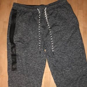 American Eagle Joggers